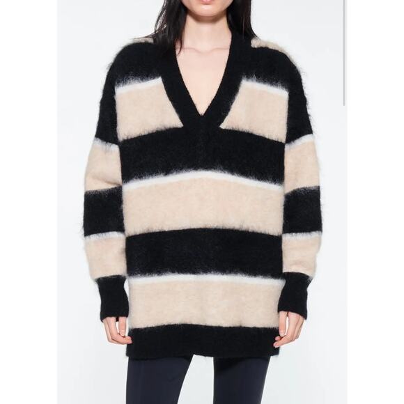 New Stand Studio Lula Sweater Size L/XL - Picture 1 of 4